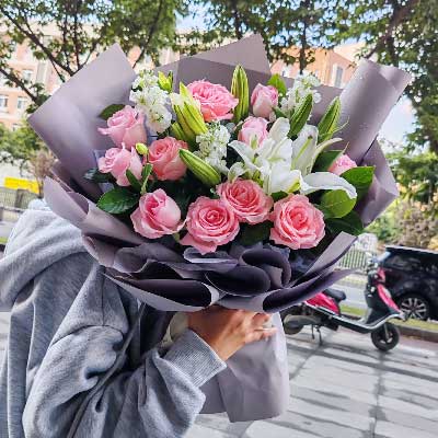 抚顺11朵戴安娜粉玫瑰百合，与你一起追逐梦想